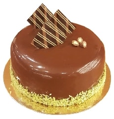 Özenle Hazırlanmış 6–9 Kişilik Çikolatalı Yaş Pasta pasta